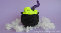 Crochet cauldron