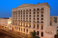 Dubai dining theatre in Royal Ascot hotel