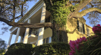 Anchuca Historic Mansion & Inn